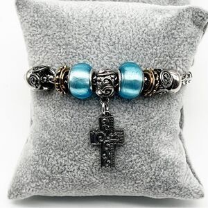 Artisan Ornate Silver Tone Blue Glass Bead Cross Charm Memory Bracelet 7.5”